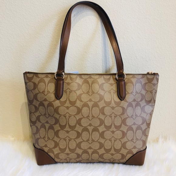 Coach - Picture 5 of 8